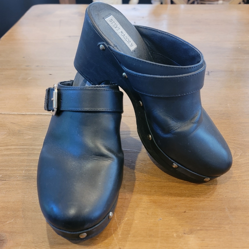 Steve Madden Black Chunky Heel Mules